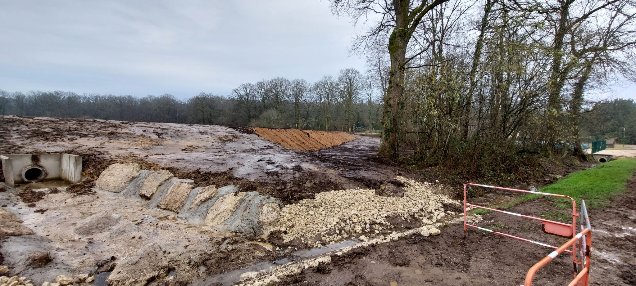 Travaux de réhabilitation des étangs Travaux de réhabilitation des étangs